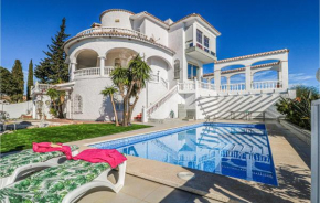 Beautiful home in Rincón de la Victoria with WiFi, Outdoor swimming pool and 3 Bedrooms, Rincon De La Victoria